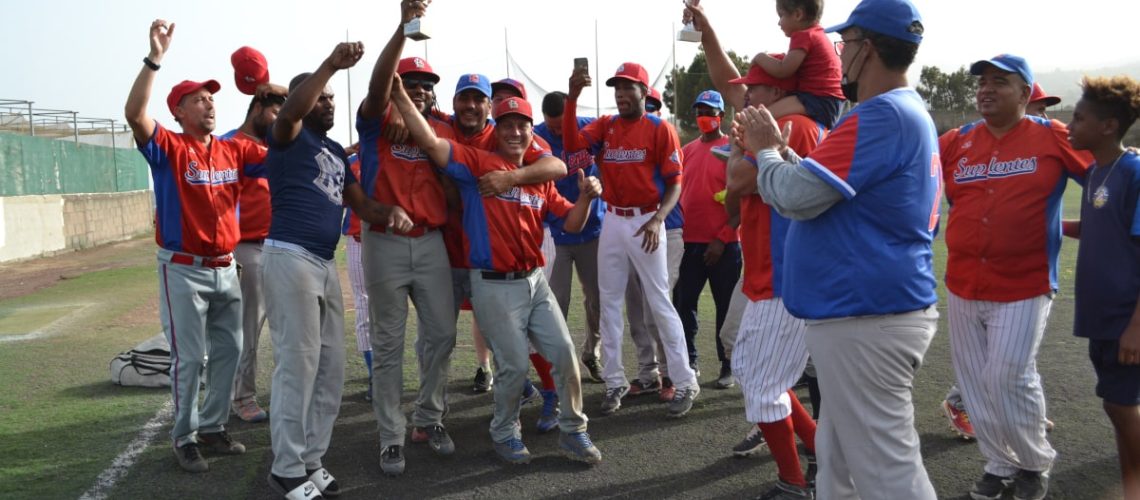 Suplentes, campeón de la I Liga Canaria de Softbol Modificado Mixto
